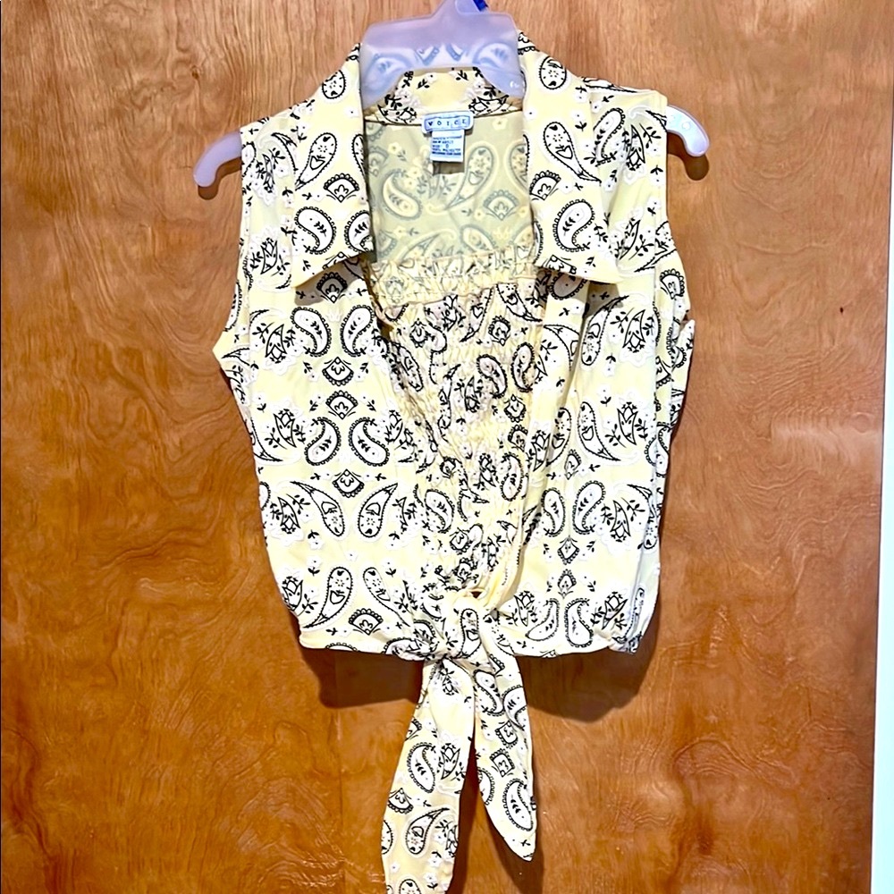 Girl’s 2 pieces Black and Yellow Sleeveless Tie Front Blouse (Sz.S)